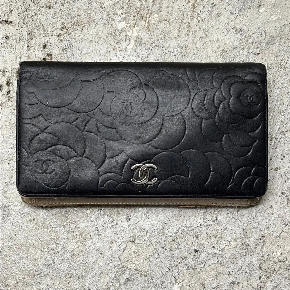 Vintage Chanel Camellia wallet